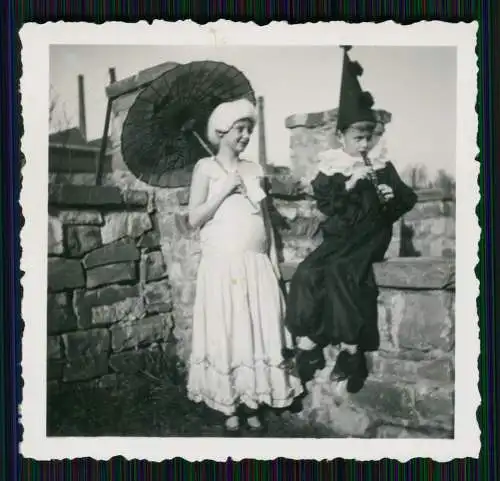 10x Foto lustiger Kinderwagen und Kinder verkleidet Karneval Fasching um 1930