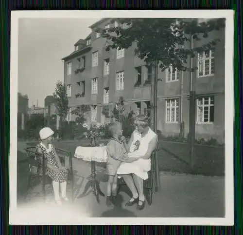 10x Foto lustiger Kinderwagen und Kinder verkleidet Karneval Fasching um 1930