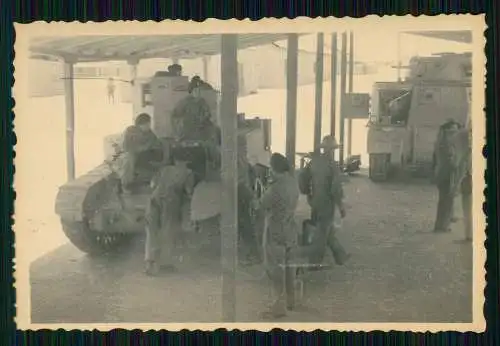 3x Foto englischer Soldaten Panzer Tank in Afrika -altes Foto-Papier nach 1945 ?