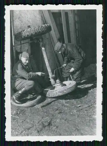 6x Foto Soldaten Wehrmacht Reparatur Werkstatt von Fahrzeuge LKW PKW Schweißen