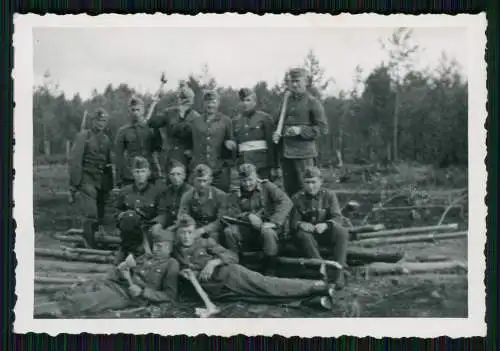 12x Foto Soldaten der Wehrmacht Fahrzeuge uvm. Vormarsch Ostfront