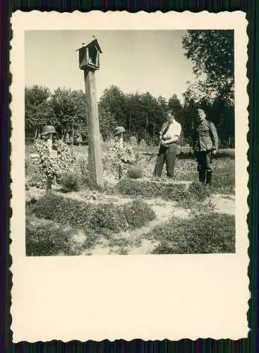 2x Foto deutsche Gräber Kreuze Stahlhelm bei  Lwów Lemberg Ukraine 1942