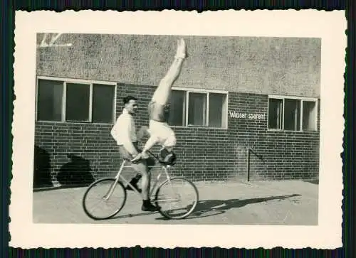 3x Foto Zweier Kunstradfahren Männer 1941 Turnhemd Luftwaffe Wehrmacht Kaserne