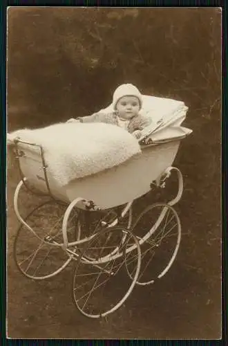 Foto AK Kleinkind Helga 1927 in einem riesigen Kinderwagen