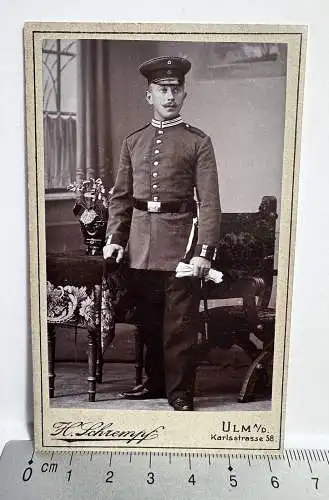 CDV Foto Soldat in Uniform Seitengewehr H. Schrempf Ulm Donau Karlsstrasse 58