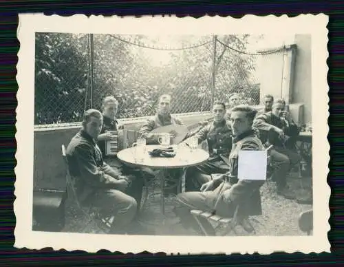 6x Foto Soldaten Gumpoldskirchen in Niederösterreich Heuriger im Ratsgarten 1940