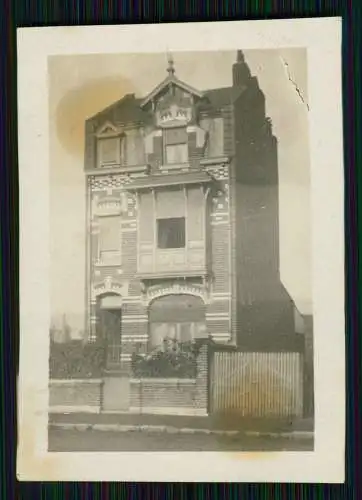 Foto 1. WK Soldaten unser Quartier Haus bei Lille 1918 Text Rückseite