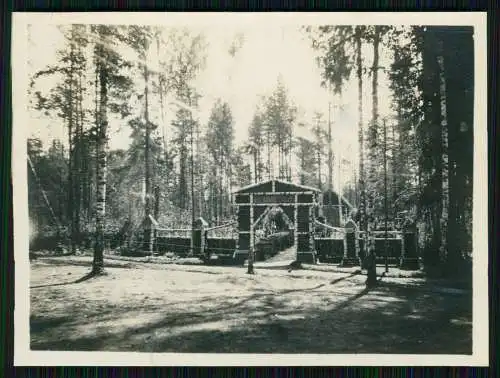 Foto 1. WK Kurland Lettland Deutsche Soldaten Heldenfriedhof Birkenholz 1918