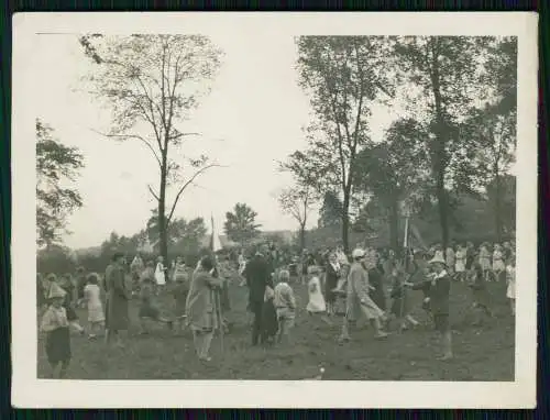 2x Foto Kinder Tanzen Toben auf dem Gelände Grüne Tanne in Dortmund Eving 1930