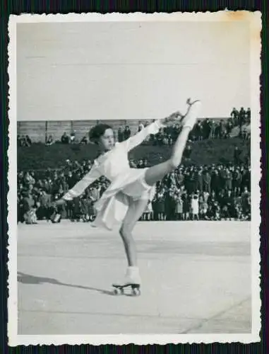 2x Foto Ursula Ante Rollschuh-Club Dortmund Training auf Vereinsgelände 1936-45