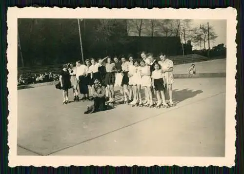 4x Foto Ursula Ante Rollschuh-Club Dortmund Training auf Vereinsgelände 1936-45