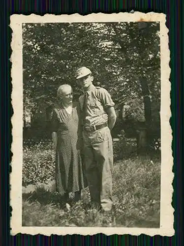 Foto Junger Soldat mit seiner Oma Hilde 1942 Sommer-Uniform