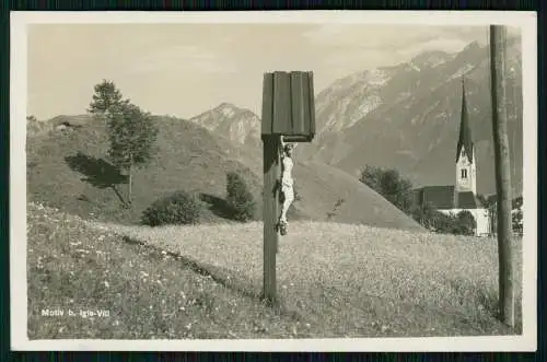 Foto AK Pfarrkirche im Dorf Vill und Kreuz mit Jesus am Weg Tirol Innsbruck 1939