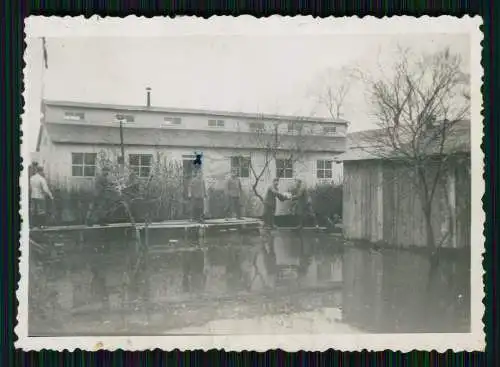 7x Foto Soldaten der Wehrmacht Hochwasser 1941 weitere Beschreibung Rückseite