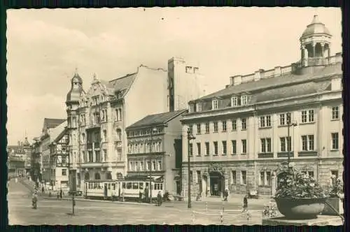 Foto AK Lutherstadt Eisenach Thüringen Rathaus Straßenbahn Geschäfte Passanten