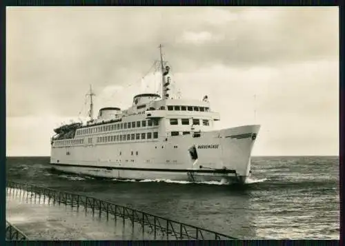 Foto AK Eisenbahn Fährschiff MS Warnemünde bei der Abfahrt aus Hafen Rostock ?