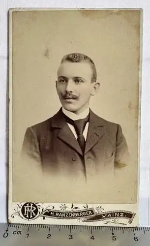 CAB Foto H. Franzenberger Mainz  - Portrait feiner junger Mann im Anzug