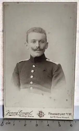 CAB Foto Jenny Engel Frankfurt - Portrait Soldat Schulterklappe Rgt. 2 Uniform