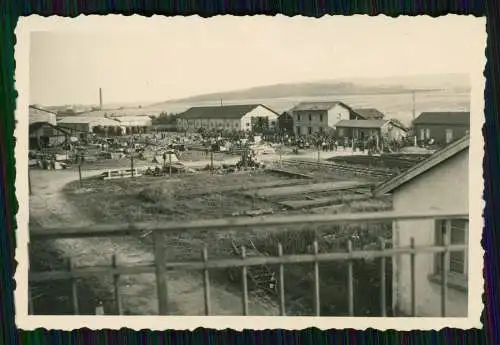 Foto Kriegsgefangenenlager POW bei Nancy Frankreich am Bahnhof 1941