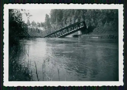 4x Foto Westfront zerstörte Brücke Soldat Wehrmacht beobachtet mit Fernglas