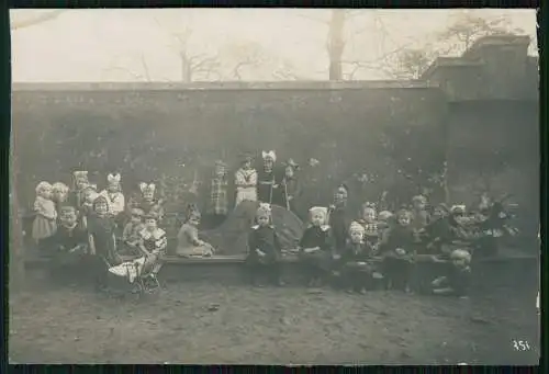 Foto 17x12 cm Duisburg um 1935 Mädchen Jungs Kindergarten im Sandkasten