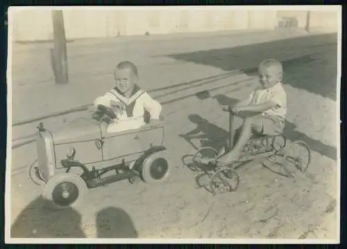 Foto 20x13cm Lüderitzbucht Namibia Deutsch Südwestafrika Kinder mit Fahrrad Auto