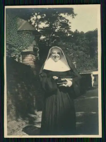 11x Foto Nonnen Ordenskluft Kloster klösterlicher Genossenschaft Klosterfrauen