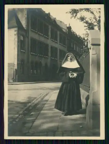 11x Foto Nonnen Ordenskluft Kloster klösterlicher Genossenschaft Klosterfrauen