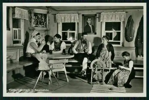 Foto AK Menschen in einer Bauernstube, Volkstracht im Walsertal Vorarlberg 1933