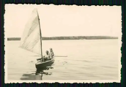 8x Foto Bootsfahrt mit großem Paddelboot 1937 Schlesien ? Beschreibung Rückseite