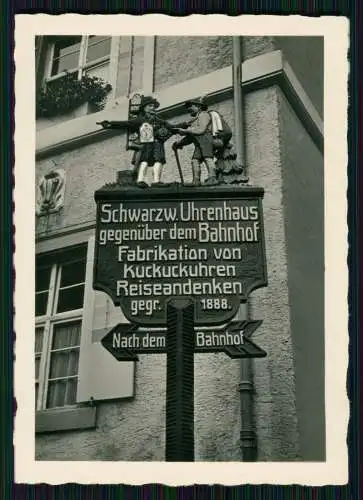 Foto Schwarzwald Wegweiser Uhrenhaus Bahnhof Fabrikation von Kuckucksuhren......