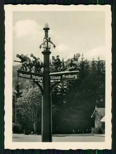 Foto Schwarzwald Wegweiser Neustadt Stuttgart und Titisee Freiburg 1940