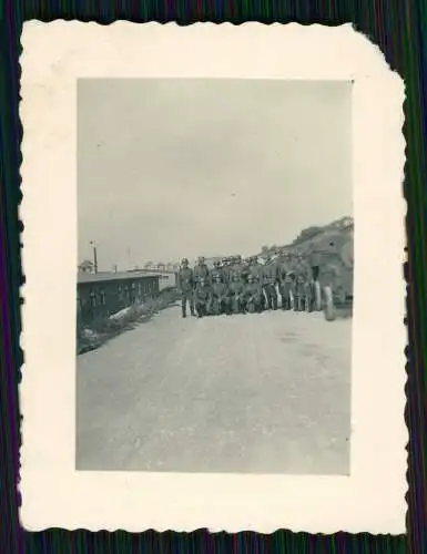 12x Foto Soldaten Wehrmacht Baracken Lager und vieles mehr 1939-41