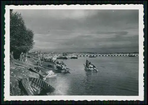 Foto Wehrmacht Soldaten im Sturmboot Russland Pontonbrücke uvm.