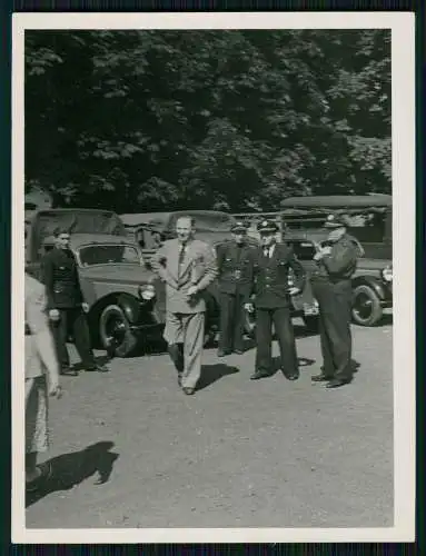 4x Foto US amerikanischer Major besucht Polizeikaserne Kassel 1948 Fahrzeuge