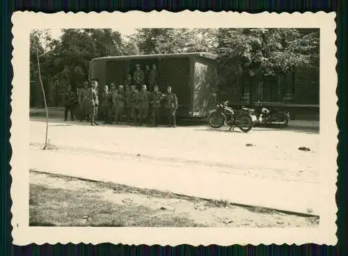 4x Foto Soldaten Wehrmacht Fahrzeug mit Vorhang LKW Polen Russland 1941-42