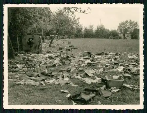 Foto Kriegszerstörung Soldaten Wehrmacht Beute Pak Vormarschstraße 1940-41