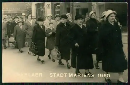 4x Foto AK Frauen Männer Pilgerreise Pilgerinnen nach Kevelaer am Niederrhein