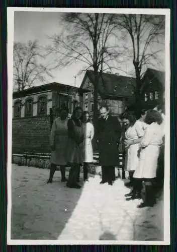 9x Foto Soldaten Wehrmacht Lazarett Ärzte Schwestern und andere 1940-42