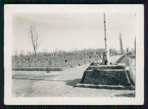 2x Foto Soldaten Wehrmacht Gräber Kreuz an der Westfront 1940-42