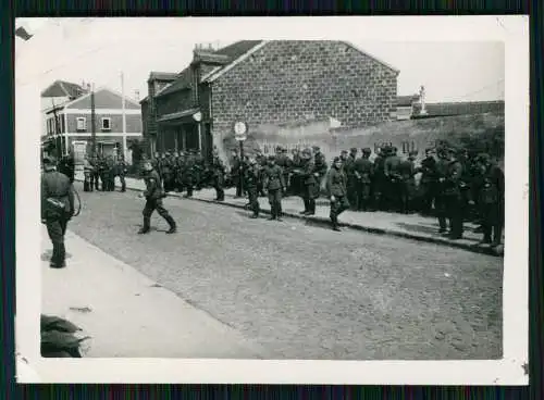 8x Foto Soldaten der Wehrmacht Vormarsch Kriegszerstörungen Belgien Frankreich