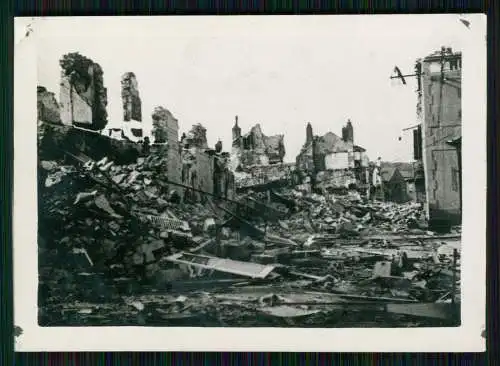 8x Foto Soldaten der Wehrmacht Vormarsch Kriegszerstörungen Belgien Frankreich