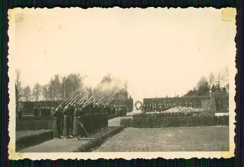 5xFoto Soldaten Wehrmacht Marine Begräbnis Salutschießen Kommandantur Norwegen ?