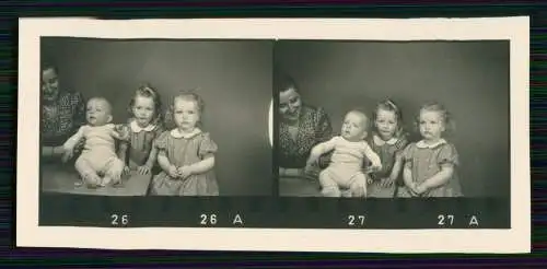 7x Foto 8x4cm fröhlich lachende Kinder mit Eltern uvm. Studiofotografie um 1940