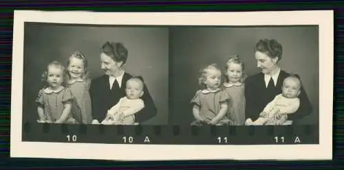 7x Foto 8x4cm fröhlich lachende Kinder mit Eltern uvm. Studiofotografie um 1940