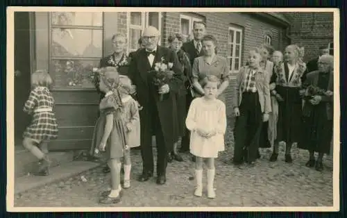 4x Foto AK Bad Oldesloe in Schleswig Holstein an der Kirche Feierlichkeit Person