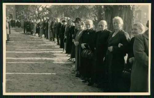 4x Foto AK Bad Oldesloe in Schleswig Holstein an der Kirche Feierlichkeit Person