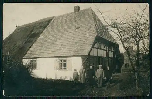 Foto AK Haus Bauernhaus Rittergut ? Westfalen ? mit dazugehörig Personen 1925-30