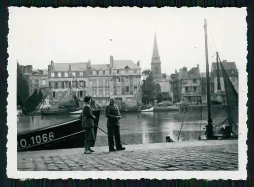 10x Foto Nachkriegs Reise nach Frankreich Rouen Honfleur uvm. 1952