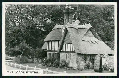 Foto AK Newtown Wiltshire England West Gate Lodge Fonthill Abbey estate gelaufen